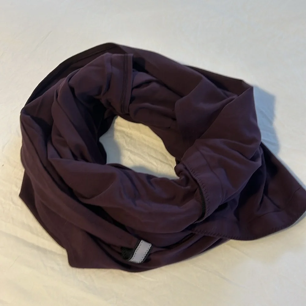 Lululemon vinyasa scarf wrap burgundy plum - Picture 2 of 2